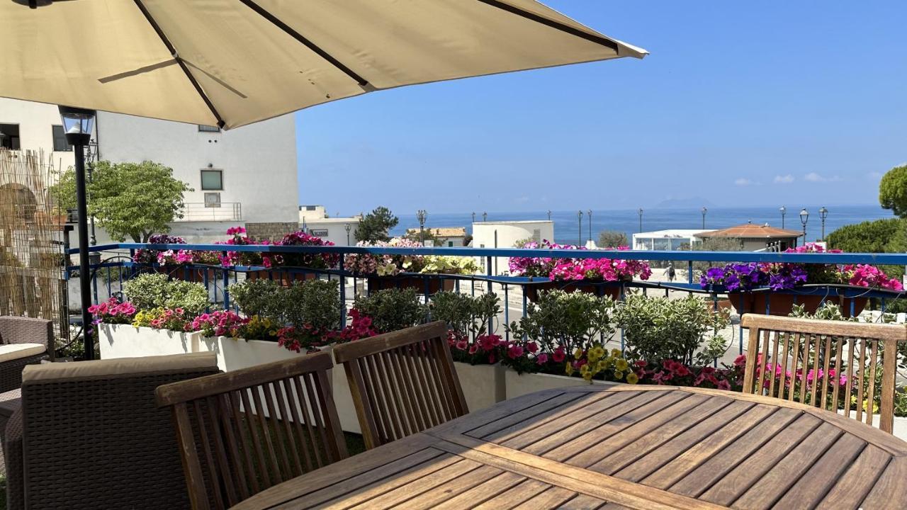 Holidaycasa Mike - Con Terrazzo Vista Mare スペルロンガ エクステリア 写真